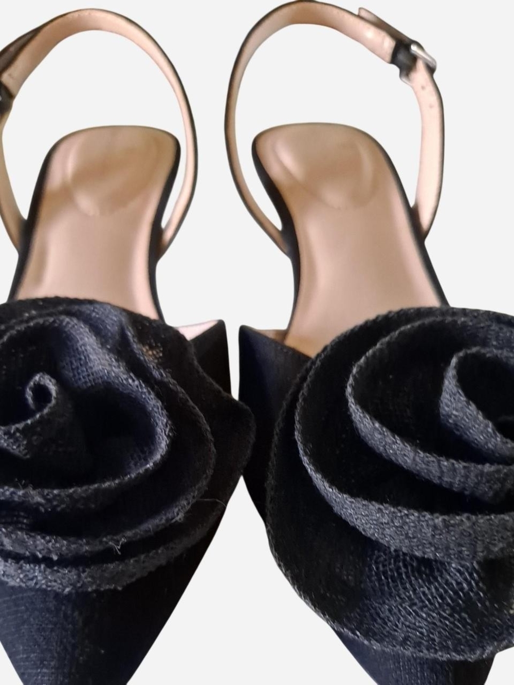 Bandolino Black Pointed Toe Slingback Kittem Heels with Rose Applique Size 8
